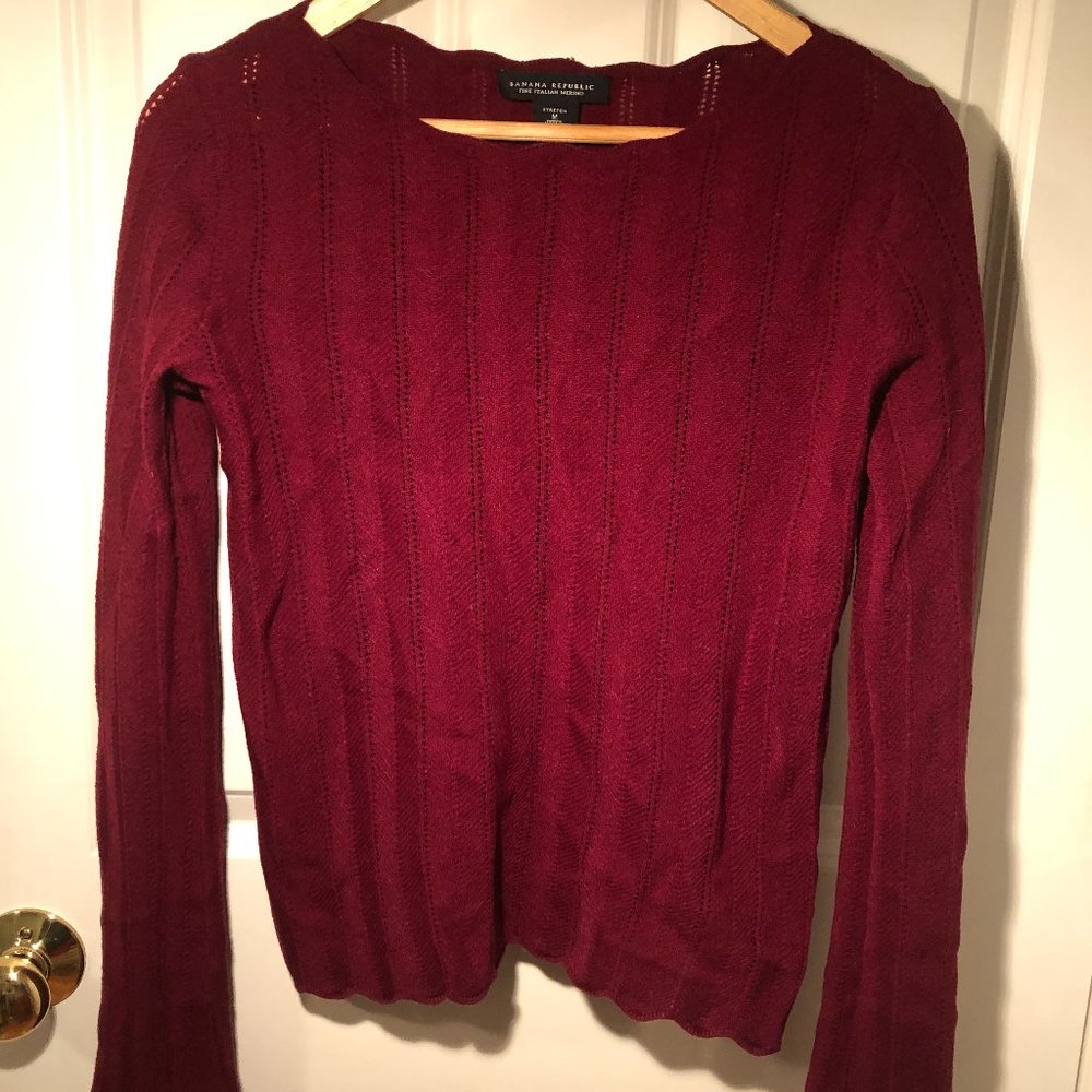 Banana Republic women's red knit sweater size  M